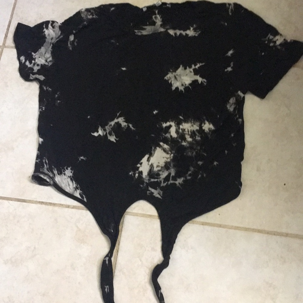 Marble black and white crop top